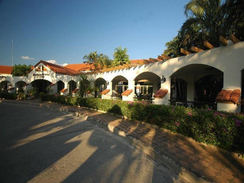Dad D Resort By Lopburi Inn Resort Zewnętrze zdjęcie